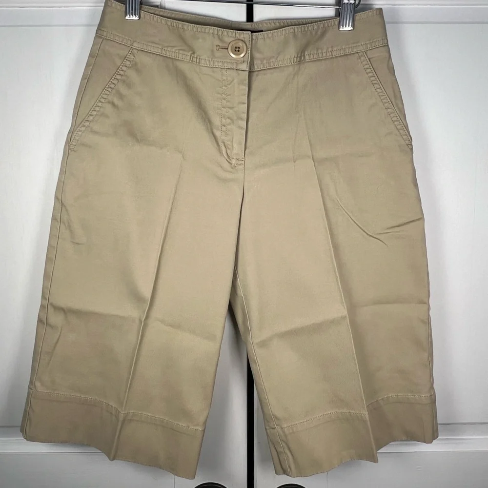 Talbots Women's Flat Front Walking Bermuda Stretch Shorts Khaki EUC Size 2 - Picture 1 of 7